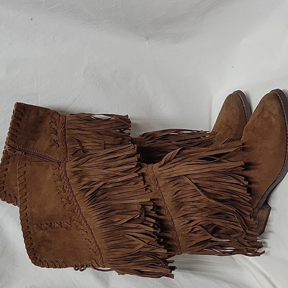 Ladies Hot Rated Fringe Knee Boots, size 7.5
